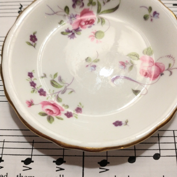 Royal Chelsea England small floral dish - Picture 2 of 5